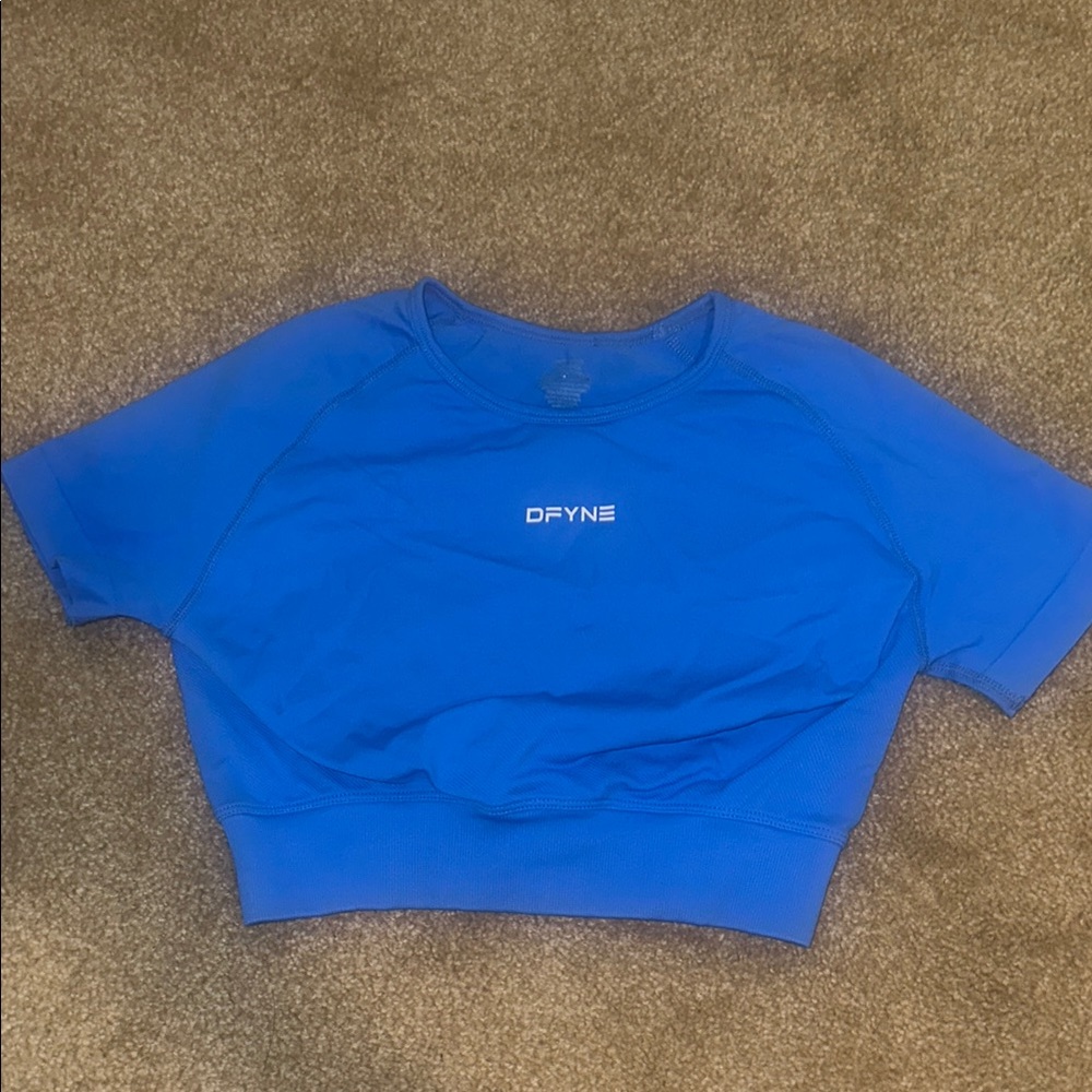 DFYNE impact crop top electric blue